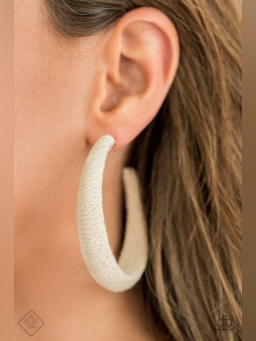 ❤️‍🔥5/$25❤️‍🔥 TWINE and Dine White Hoop Earrings